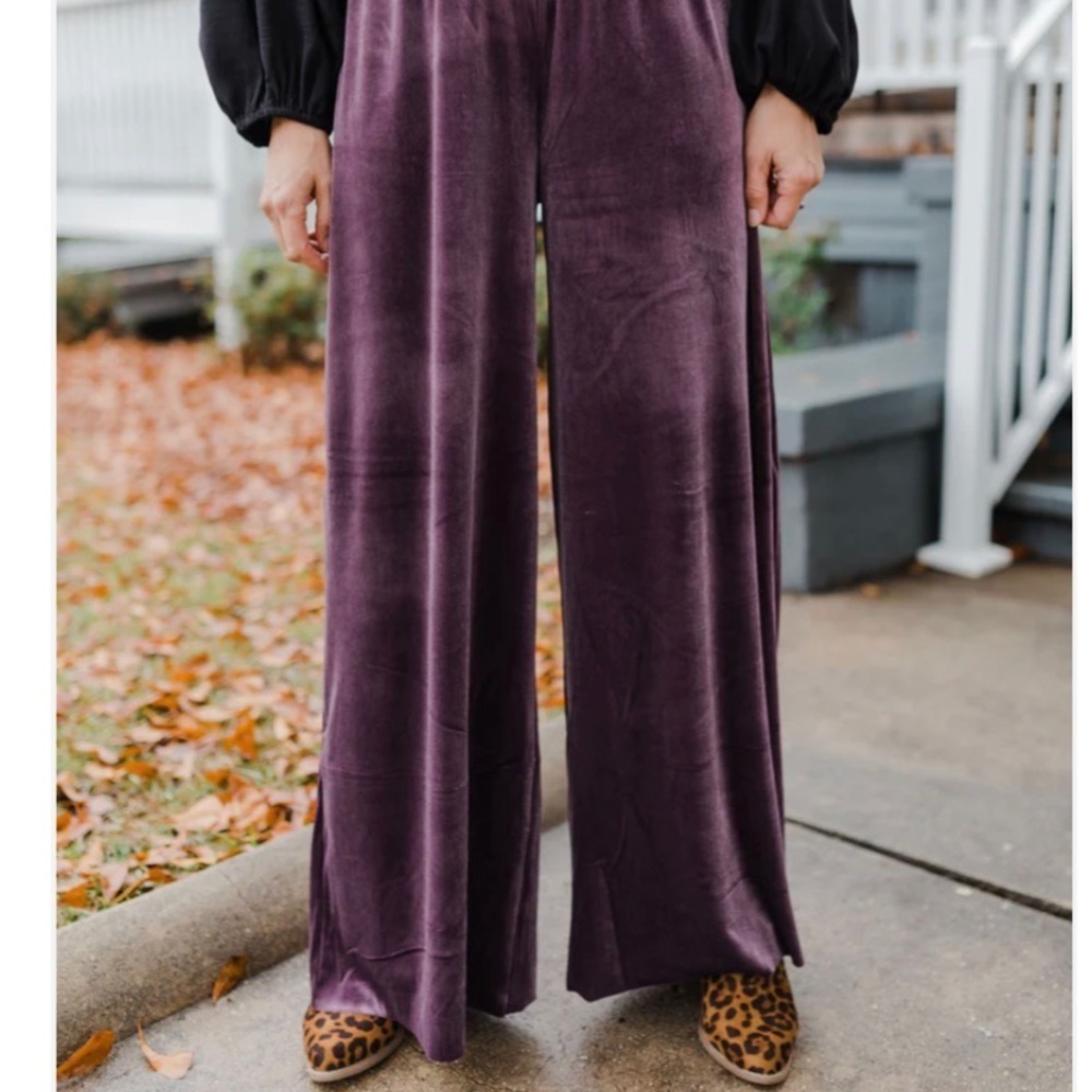 Zenana Velvet Wide Leg Pants Medium - Picture 2 of 7
